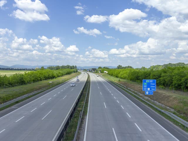 Vodiči, zbystrite pozornosť: Tunel