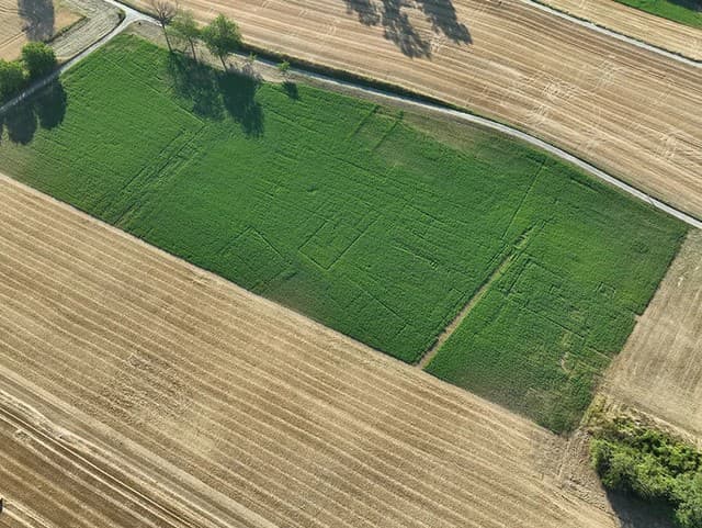 Letecký záber poľa pri