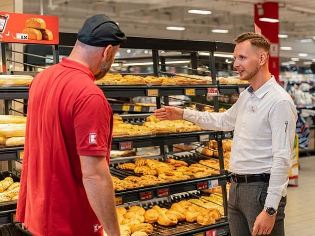 Okrem výplaty dostávajú zamestnanci