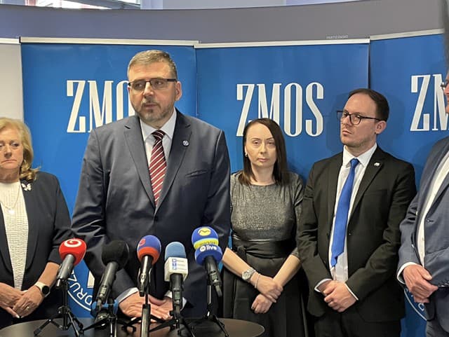 Na snímke zľava podpredsedníčka