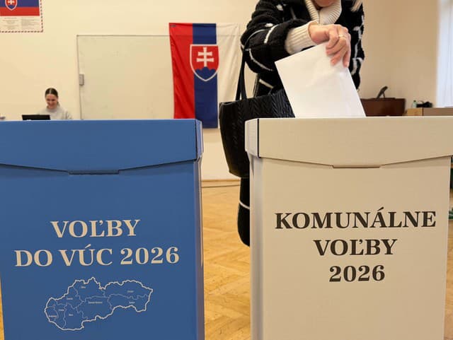 MIMORIADNY ONLINE Slováci rozhodujú o budúcnosti samospráv: Volebné moratórium sa predĺži!