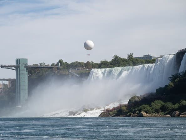 Prežila pád z Niagarských