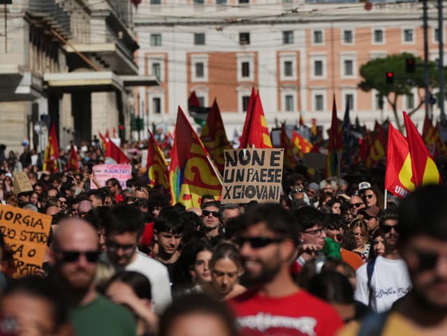 Masívne protesty ochromili Taliansko: