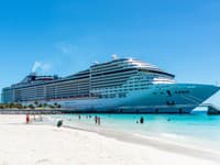 Vysnívaná plavba sa zmenila na SWINGERS párty: Keď začali cudzí ľudia klopať na ich kajutu, pochopili, že je ZLE!