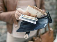 Prečo by ste mali mať doma núdzovú hotovosť? ECB analyzuje, aká suma vás ochráni v čase krízy a vojny
