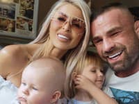 Lela a Karlos Vémola s deťmi