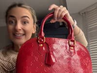 Životný kúsok za cenu kávy? Holly v sekáči objavila červený SKVOST! TENTO kúsok vyvolal na internete šialenstvo