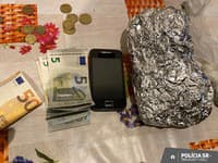 Polícia obvinila tri osoby z Trnavy z drogovej trestnej činnosti.