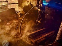 Na Slovnaftskej ulici v Bratislave úmyselne založili požiar štyroch chát.