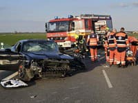 Vážna nehoda pri Bratislave: FOTO Zrazili sa tri autá! Hlásia zranených, zasahoval vrtuľník