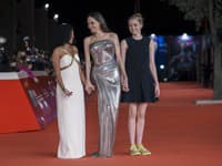 Shiloh Jolie, Angelina Jolie a deti