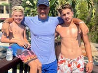 Patrik Švajda do synmi Leom a Adamom