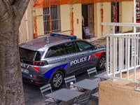 Šokujúci nález v dodávke: Sused začul zvuky a zalarmoval políciu, chlapec rok a pol nevidel sprchu ani slnko!