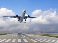 Revolúcia v oblakoch alebo klaustrofobická nočná mora? Poschodové sedadlá v lietadlách rozdelili svet na dva tábory!