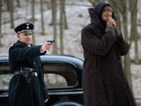 Ján Slezák a Adriana Novakov v seriáli Dunaj, k vašim službám