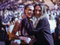 Fight Night Challenge, Michaela Doležalová s kamarátkou z Ruže Noemi