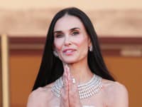 Demi Moore v Cannes