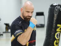 Búrlivú minulosť nahradil dril a disciplína! Jackuliak o pekle v klietke: Zaslúžil som si to