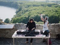 Hrad Devín druhýkrát ožije festivalom Sútok. "To, čo zafungovalo, dopĺňame o špeciálne momenty," hovorí organizátor z MMB
