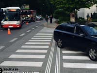 Zrážka autobusu MHD a auta v Banskej Bystrici: Jedna osoba sa zranila