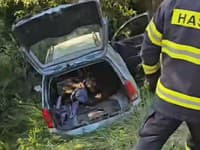 Hrozivá nehoda na východe Slovenska: Päť ľudí utrpelo zranenia vrátane detí, zasahoval aj vrtuľník!