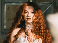 Mimo radar: Hlas, ktorý očaril Cirque du Soleil. Alexia Evellyn prináša mystický hudobný rituál z hlbín Brazílie