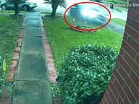 Tesla prepnutá na autopilota vrazila do domu: VIDEO Seniorka zrážku neprežila! Deti sú otrasené