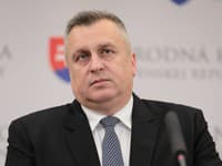 SNS sa vyhráža: Štátny rozpočet nepodporí, ak neprejde zvýšenie dôchodkov pre najstarších seniorov