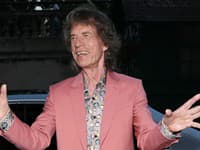 Rocková smotánka na jednej nahrávke. Rolling Stones vydali album Foreign Tongues