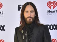 Jared Leto má problém: 4 ženy ho obvinili zo sexuálneho obťažovania!