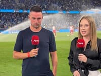 Robo Mak a Dominika Komrhelová počas živého vstupu