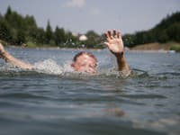 Myslíte si, že by ste spoznali topiaceho sa človeka? Odborníci varujú