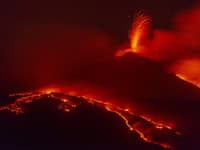 Letisko v Catanii obnovilo PRÍLETY: Zníženie výstrahy po erupcii sopky Etna vrátilo prevádzku do normálu