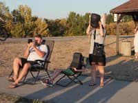 Pozorovanie čiastočného zatmenia Slnka v Šamoríne