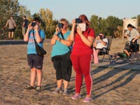 Pozorovanie čiastočného zatmenia Slnka v Šamoríne