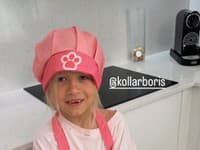 Ľudmila Kudriová pripravila aj s dcérkou pre Borisa Kollára narodeninovú tortu. 