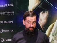 Herec Milan Ondrík na premiére filmu Bojovník. 