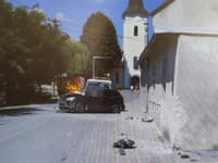 Smrteľná nehoda na východe Slovenska: Vodič (†68) narazil do steny budovy, neprežil!