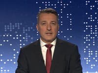 Škandál v JOJke: Moderátor v správach dole bez?! Diváčka odhalila, čo skrýval Sarnovský pod stolom!