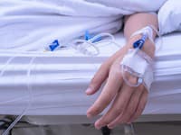 Asociácie na ochranu práv pacientov bije na poplach! Slovensko potrebuje prijať teplotný štandard v nemocniciach