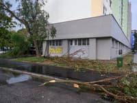 Následky silnej búrky v mestskej časti Podunajské Biskupice