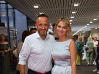Erika Kandráčová s manželom, hudobníkom Ondrejom nechýbali na media párty STVR. 
