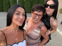 Bianka Rumanová so svojou mamou a sestrou