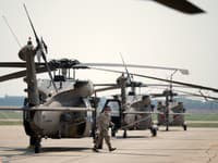 Pýcha ozbrojených síl na leteckých dňoch: Vrtuľník UH-60M Black Hawk zvláda požiare, povodne aj rýchle zlaňovanie