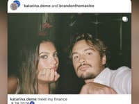 Brandon Thomas Lee požiadal svoju frajerku o ruku