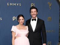 Kaley Cuoco and Tom Pelphrey