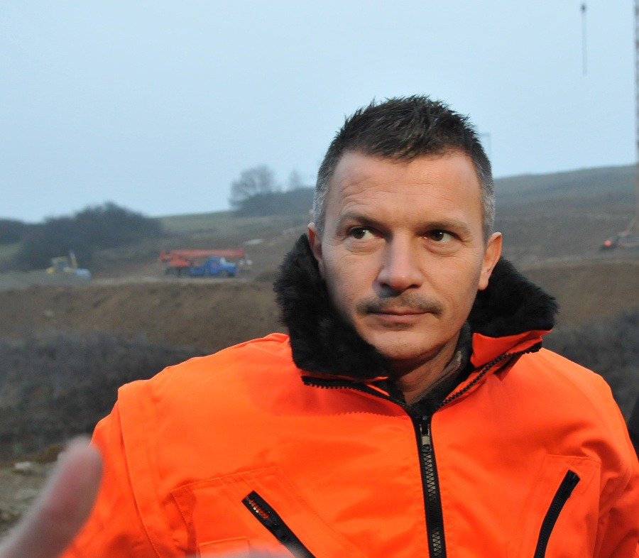Jan Pociatek Ďalší škandál v Počiatkovom mýtnom tendri: Firma blízka J&T zatajuje ...