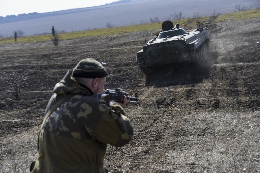 Полигон днр. Полигон Торез ДНР. Военные полигоны в ДНР. Военный полигон Торез. Танковые учения на Енакиевском полигоне ДНР
