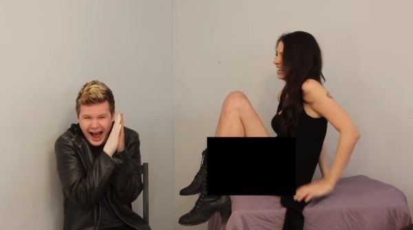 Nahé čierne vagíny