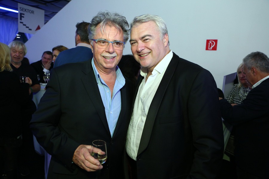 Toto nie je fotomontáž: Slováčkova frajerka sa postarala o markizáka, Felix len čumel! – galéria